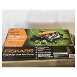 Fiskars Reel Lawn Mower 18-inch 5-Blade Push Mower with InertiaDrive for More Cutting Power