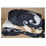 Comforter with Two Pillowcases -King