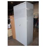 Metal Cabinet -Doors Do Not Stay Shut