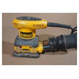 DeWalt 1/4 Sheet Palm Sander