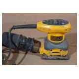 DeWalt 1/4 Sheet Palm Sander