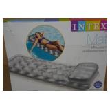 Intex 18-Pocket Suntanner Mat