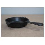 Antique Wagnerware #1050 Cast Iron Skillet Ashtray