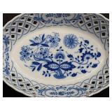 Assorted Hutschenreuther Blue Onion Dishes