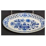 Assorted Hutschenreuther Blue Onion Dishes
