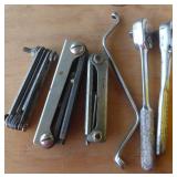 Ratchets, hex wrench sets, prybar