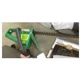 Toro electric Leaf blower and Weed Eater 17 inch hedge trimmer - both work