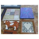 Group of 6 pieces of wall décor