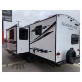 USED - 2022 Heartland Sundance Ultra-Lite  255BH