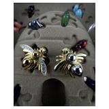 Joan Rivers Classics Collection Interchangeable Colorful Gold Plated Base Metal Set Of 2 Bee Pins. 12 Interchangeable Bee Bodies