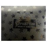 Stratton Vintage Floral Scallop Gold Tone Base Metal Makeup Compact.