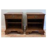 Pair of Elegant Ethan Allen Side Tables / Nightstands