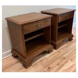Pair of Elegant Ethan Allen Side Tables / Nightstands