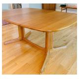 Mid-Century Modern Dinning Room Table