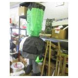 (EW2) 4.5 Ft Hanging Monster Hallow...