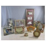 (D-2) Assorted Decorative Picture F...