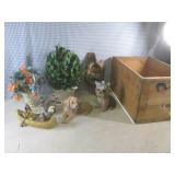 (A-2) Assorted Decor Figures in Vin...