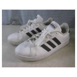 (BS) Pair of Adidas Shoes Size 9...