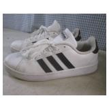 (BS) Pair of Adidas Shoes Size 9...