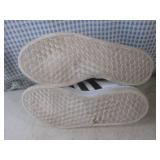 (BS) Pair of Adidas Shoes Size 9...