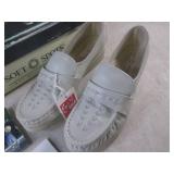 (CS) Pair of Soft Spots Shoes Size ...