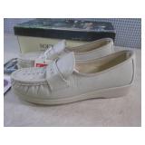 (CS) Pair of Soft Spots Shoes Size ...