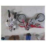 (EC1) Assorted Toy Figures...