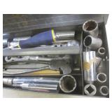 (G-1) Metal Craftsman 20" Tool Box ...