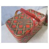 (CSB) Vintage Metal Picnic Basket a...