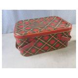 (CSB) Vintage Metal Picnic Basket a...
