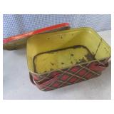 (CSB) Vintage Metal Picnic Basket a...
