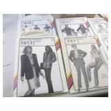 (D-3) Assortment of Vintage Sewing ...