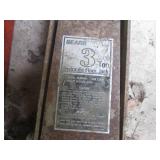 (UD1) 2 Floor Jacks - Both Froze - ...