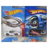 (EC1) Assorted Hot Wheels in Packag...