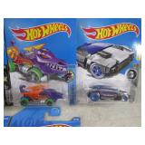 (EC1) Assorted Hot Wheels in Packag...