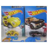 (EC1) Assorted Hot Wheels in Packag...