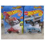 (EC1) Assorted Hot Wheels in Packag...