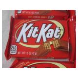 (B-1) 12 Kit Kat Candy Bars Past Da...