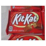 (B-1) 12 Kit Kat Candy Bars Past Da...