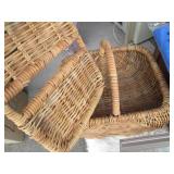 Wicker Lift-off cover picnic basket...
