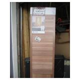 Wood bi-fold door