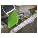 6-bulb vanity light, Cosco step sto...