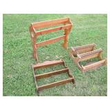 Wood quilt rack and pair of non-mat...