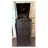 Antique Victorola Record Player