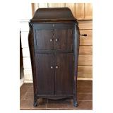 Antique Victorola Record Player