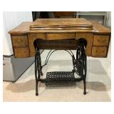 Beautiful Vintage Sewing Table with Damascus Sewing Machine