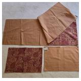 Gorgeous Pottery Barn Table Runner & Placemat Set