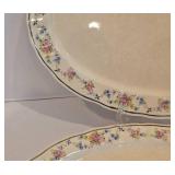 Delicate Vintage Serving Options