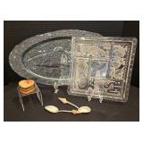 Aquatic-Inspired Serving Options & More