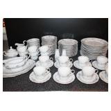 Johann Havilland Traditions Blue Garland China Set